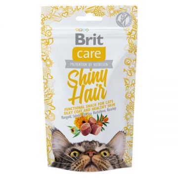 Brit Care Snack Shiny Hair, Somon cu galbenele, recompense functionale fară cereale pisici, piele și blană, 50g