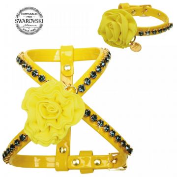 Zgarda din piele ecologica, galbena, decorata cu lantisor din cristale Swarovski si trandafir, 25 cm