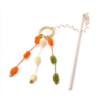 Jucarie undita cu pene si clopotel 40 cm