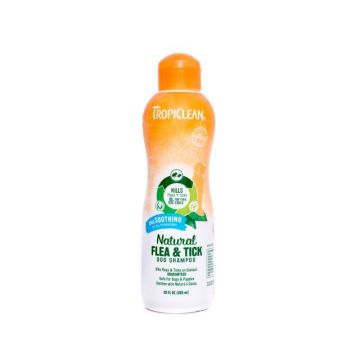 Sampon antiparazitar pentru caini, Tropiclean Natural Plus Soothing, 592ml