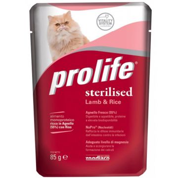 Hrana Umeda Pentru Pisici Premium Prolife Adult Sterilizate Miel Plic 85gr/33245