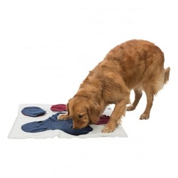 Trixie Activity sniffing carpet, jucărie interactivă câini, poliester, 70 x 70cm, multicolor